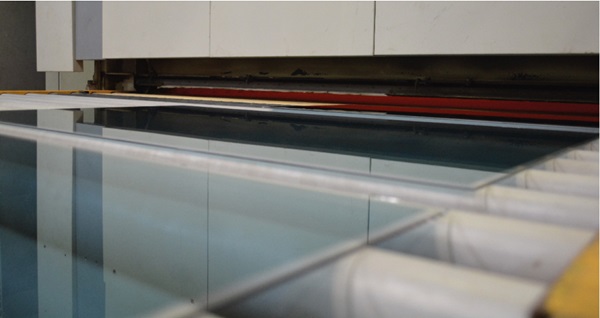 Picture 7. Glass on the rollers.