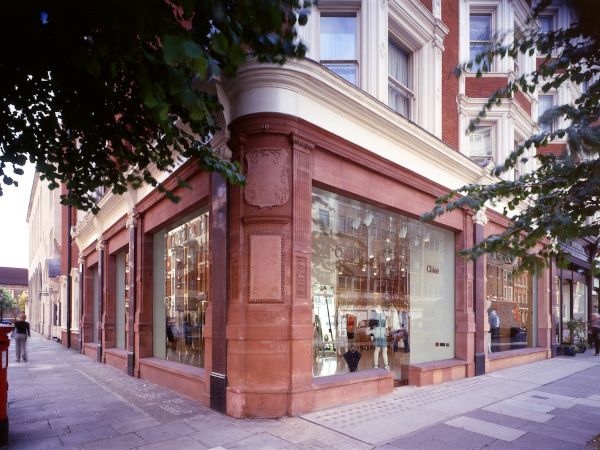 Light as a design element: KAPILUX in the Chloé flagship store Light as a design element: KAPILUX in the Chloé flagship store