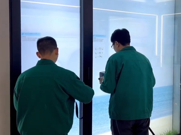 Huadong Coating using Sparklike Laser Portable™ to measure gas fill rate of insulating glass units