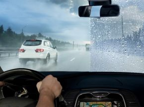 Saint-Gobain’s Automotive Division, Sekurit in France & Unelko Work Together